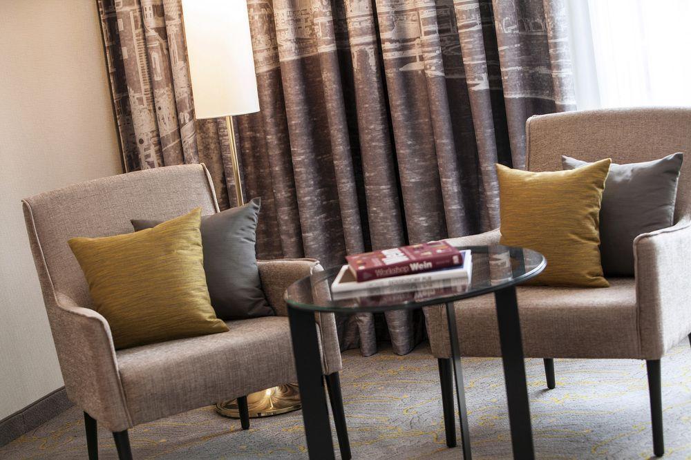 Renaissance Duesseldorf Hotel Екстер'єр фото