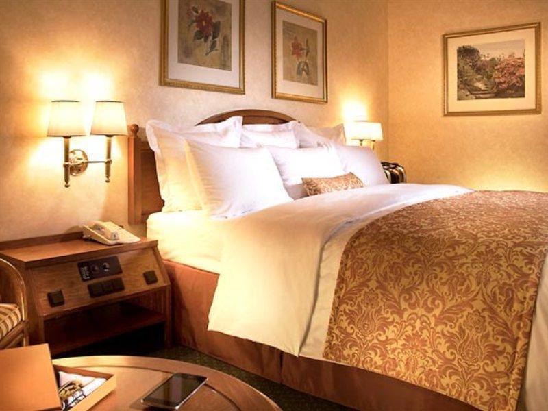 Renaissance Duesseldorf Hotel Екстер'єр фото