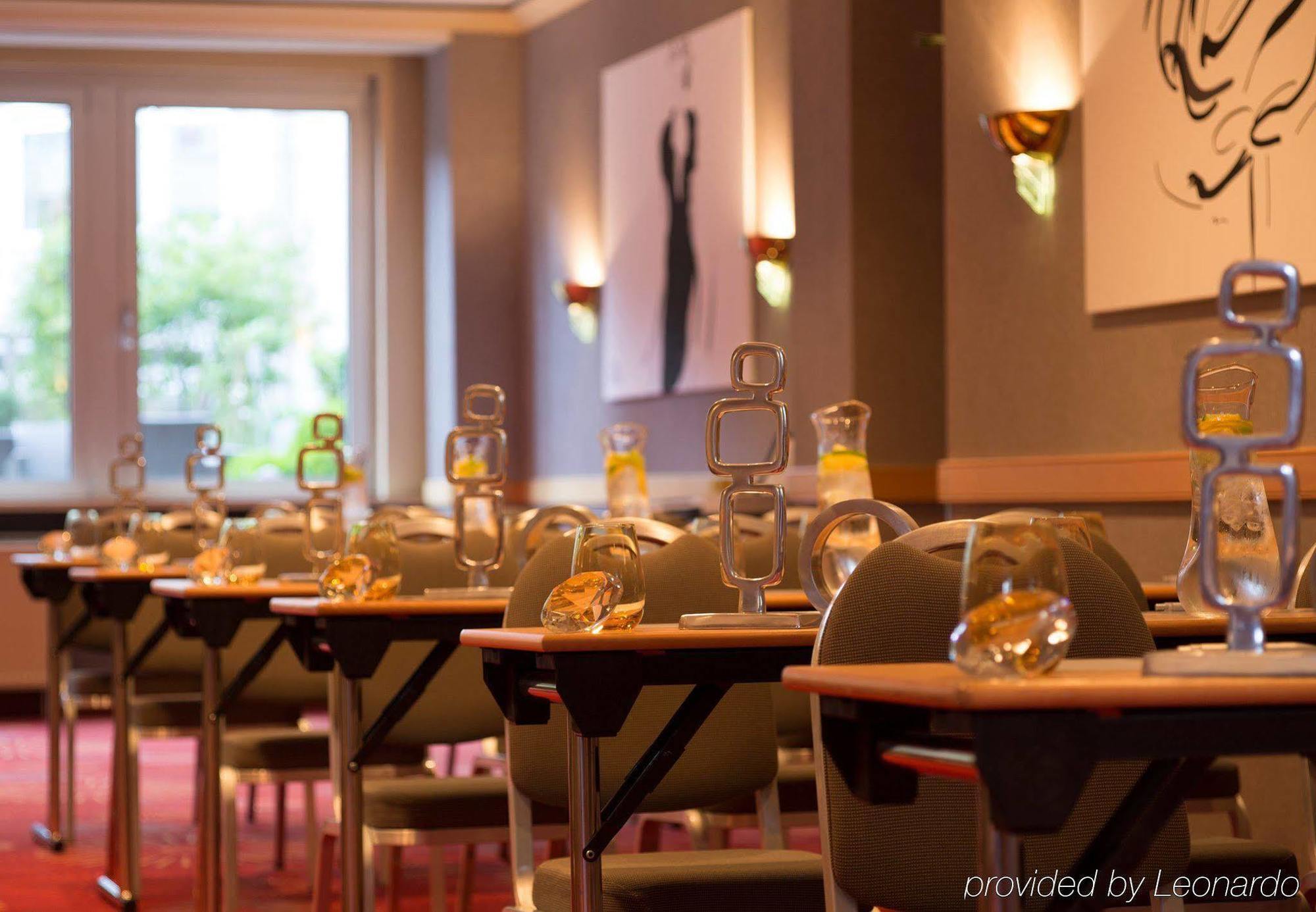 Renaissance Duesseldorf Hotel Екстер'єр фото