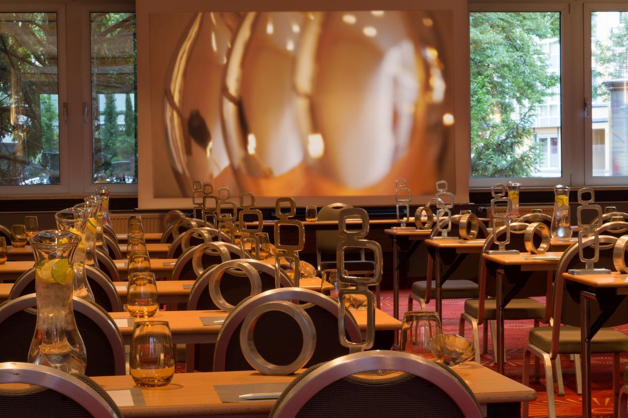 Renaissance Duesseldorf Hotel Екстер'єр фото
