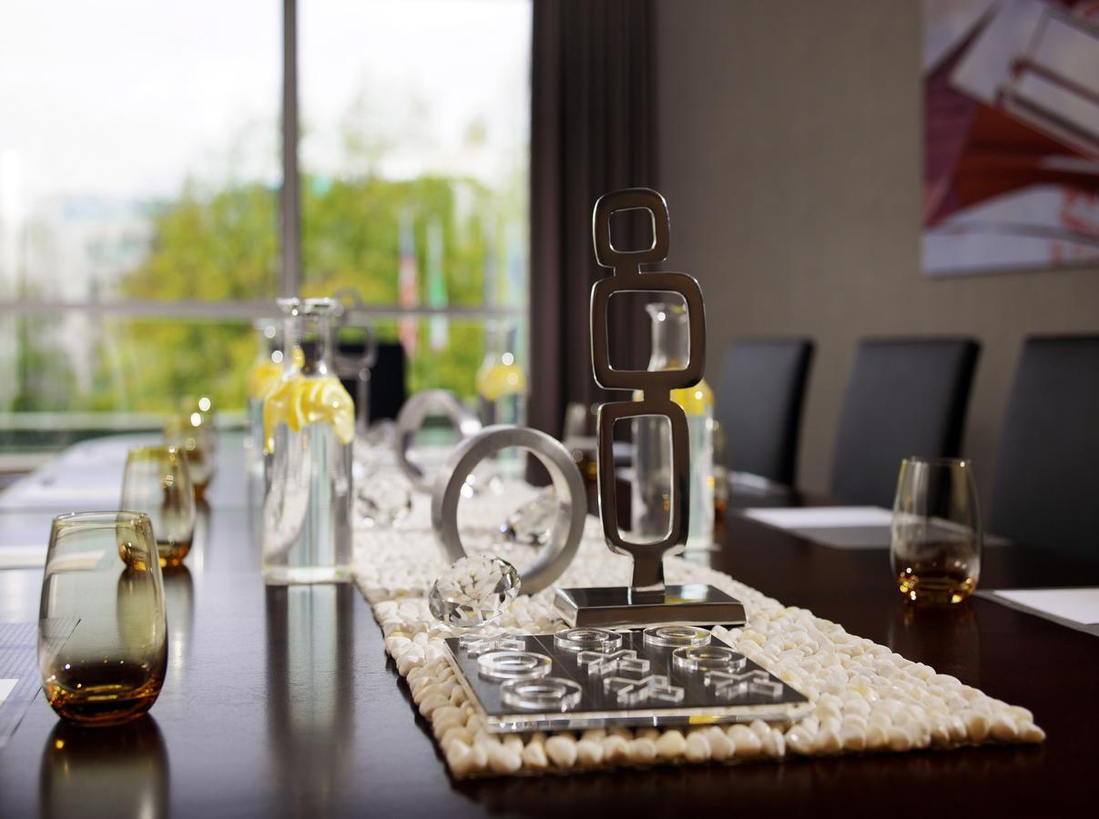 Renaissance Duesseldorf Hotel Екстер'єр фото